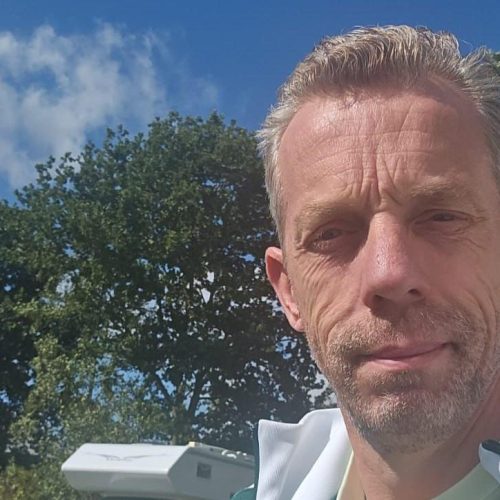 per kampman fietst van stockholm naar meppel om geld op te halen voor ParkinsonNederland
